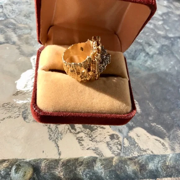 2.10 Carat Diamond 14 Karat Yellow Gold Bark Band Ring - Picture 6 of 7